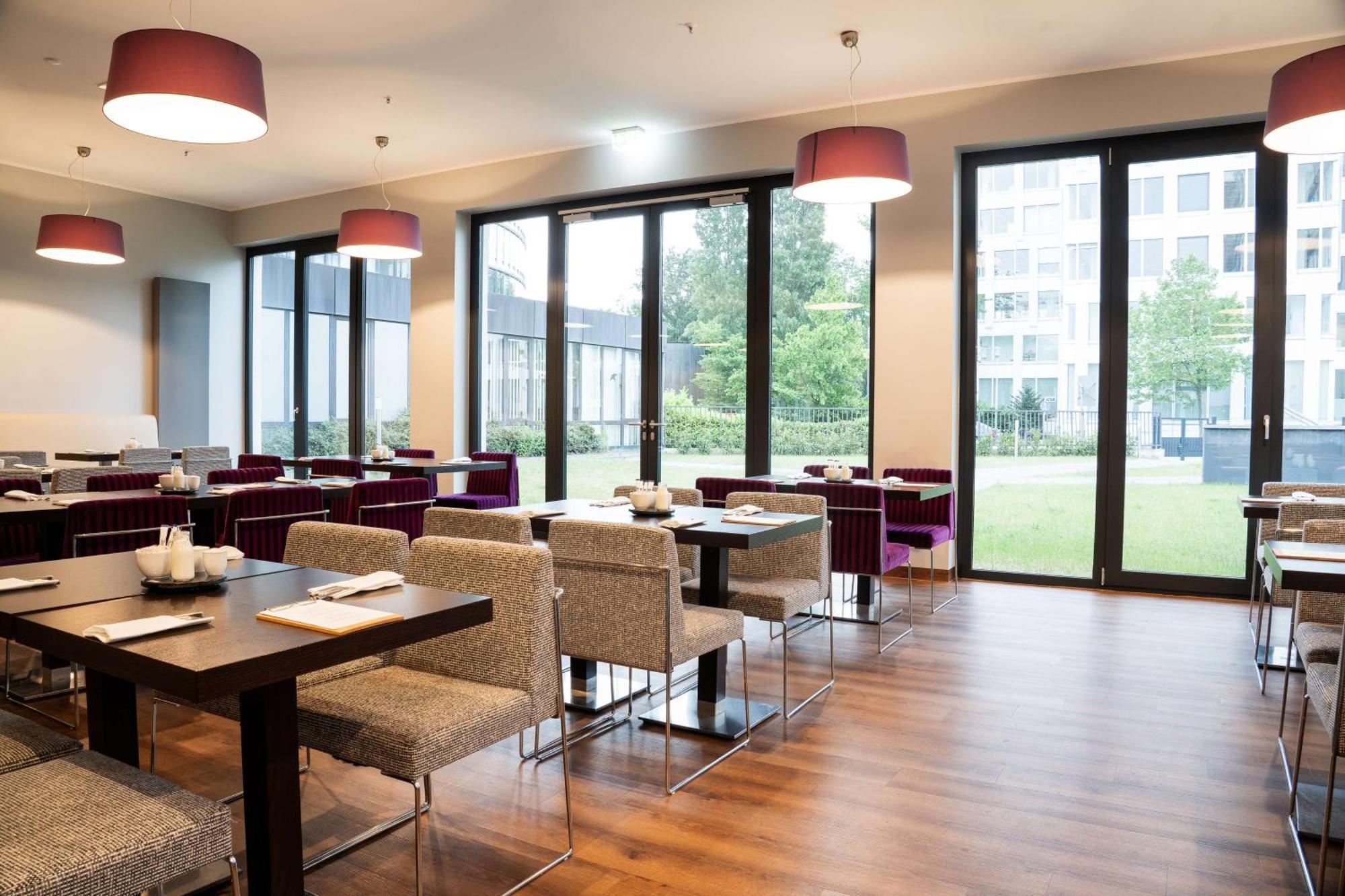 Radisson Blu Conference Hotel, 4*