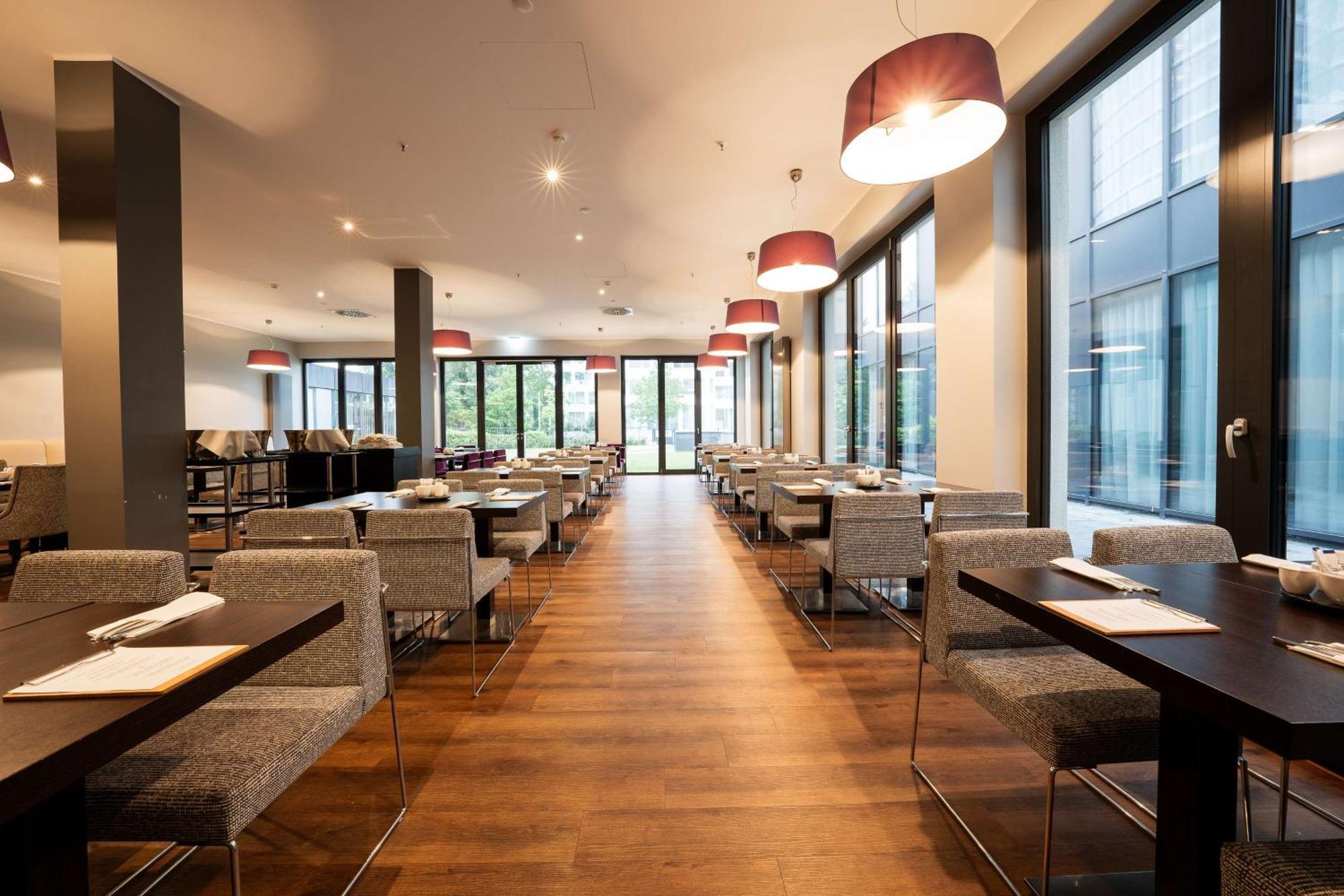 Radisson Blu Conference Hotel, 4* Düsseldorf