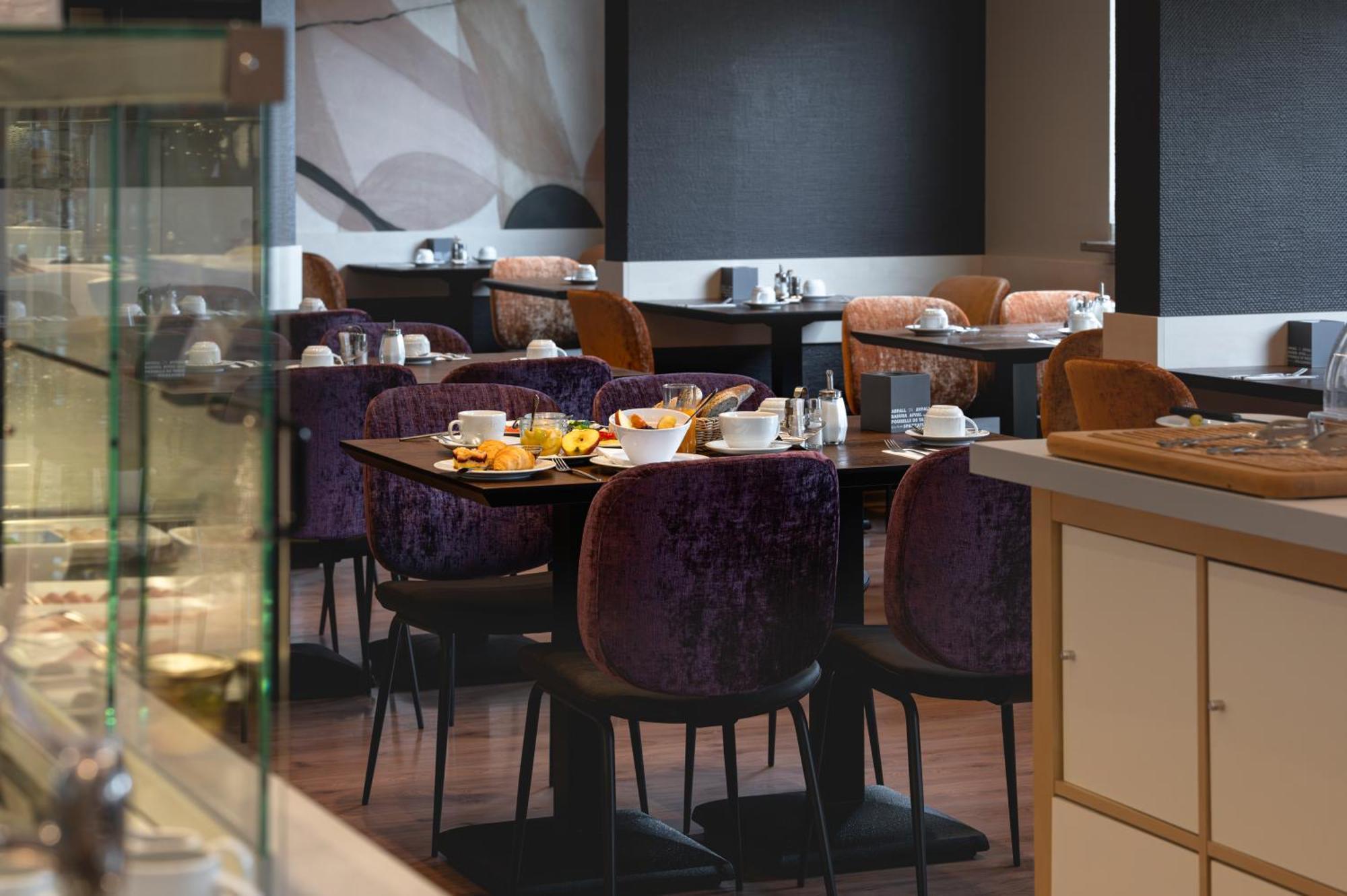 Astra Hotel 3*