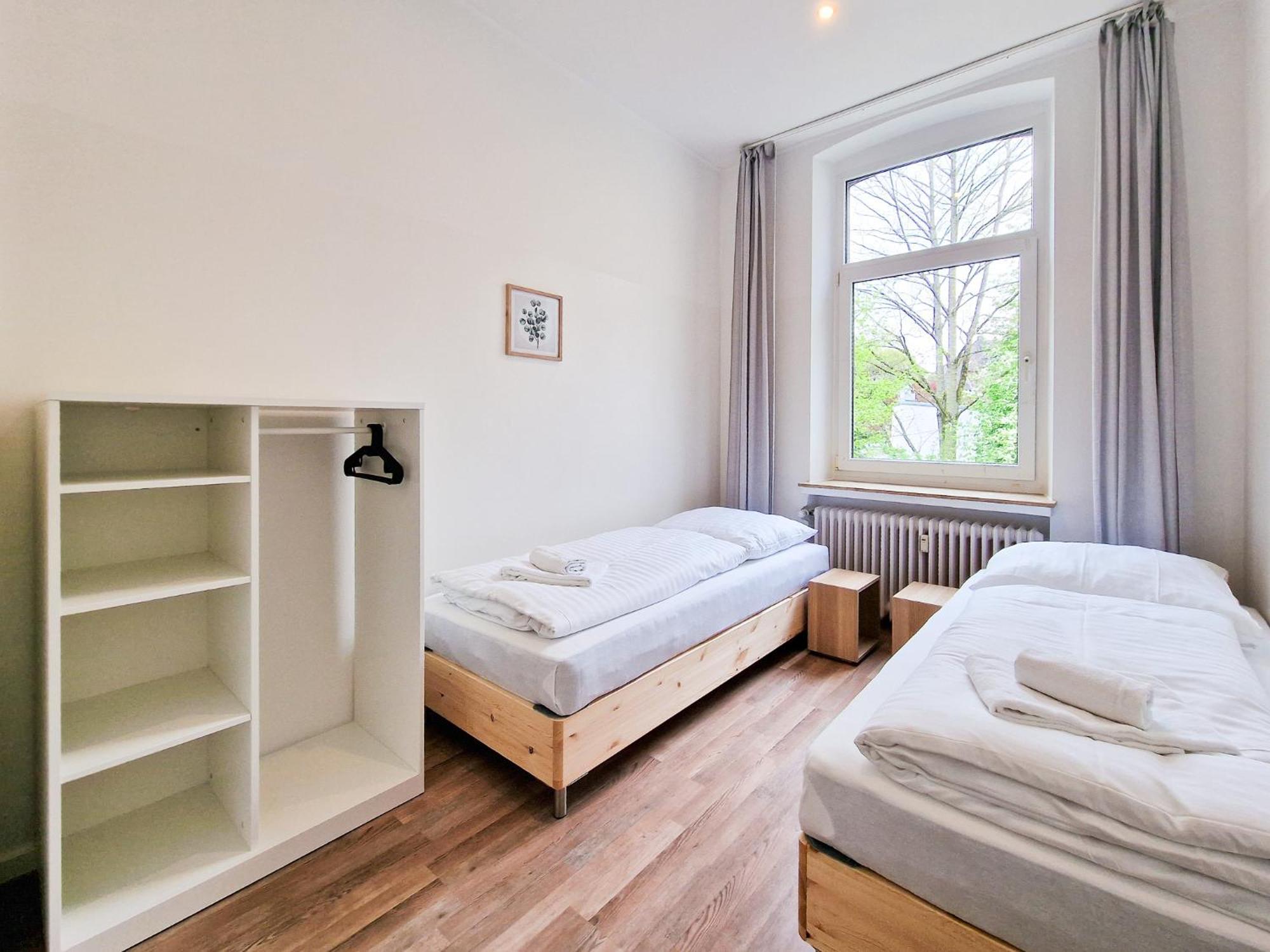 Raj Living - 1 Or 3 - 20 Min Messe Dus And Old Town Dus * Düsseldorf