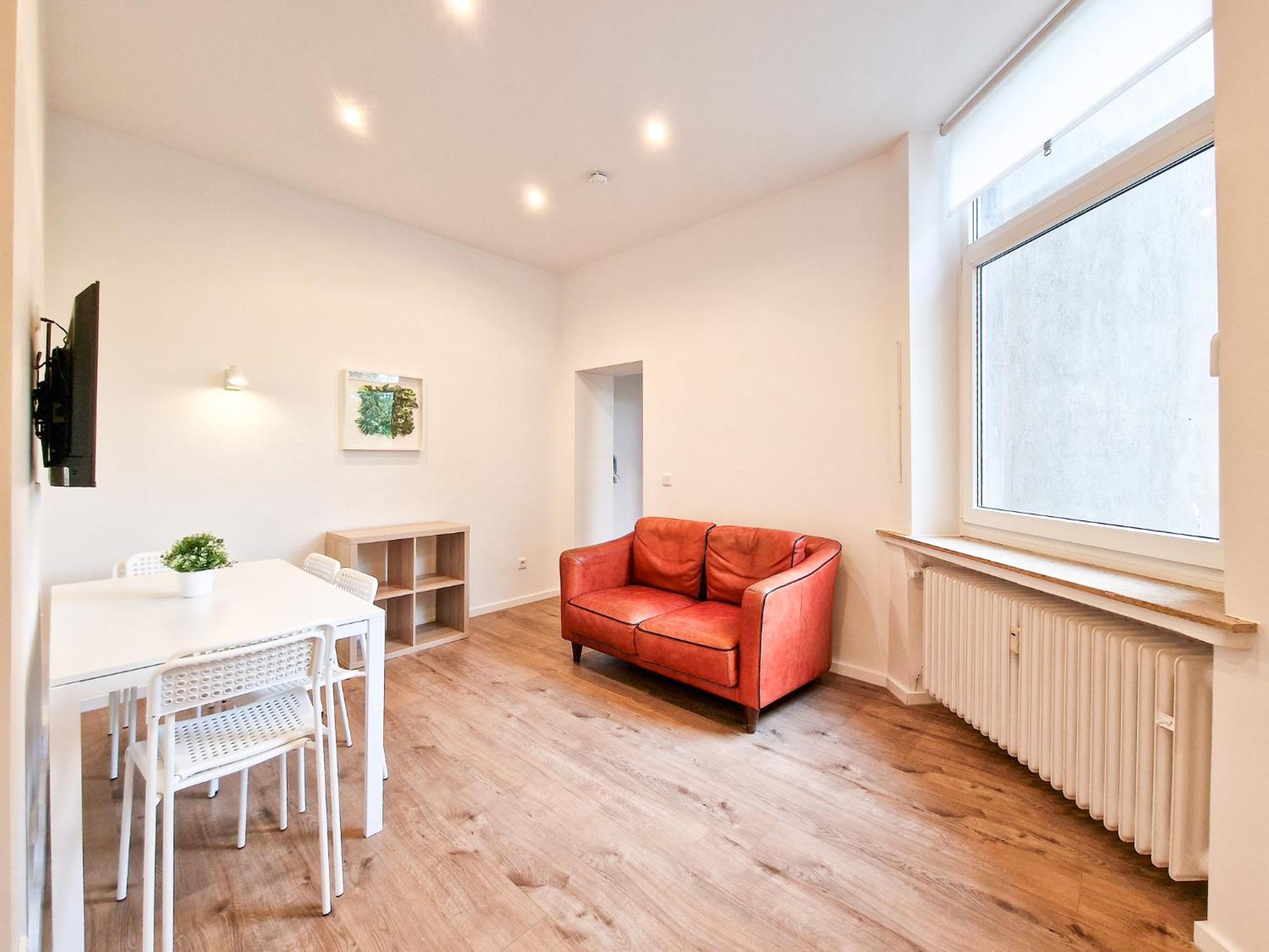 Raj Living - 1 Or 3 - 20 Min Messe Dus And Old Town Dus Apartamento