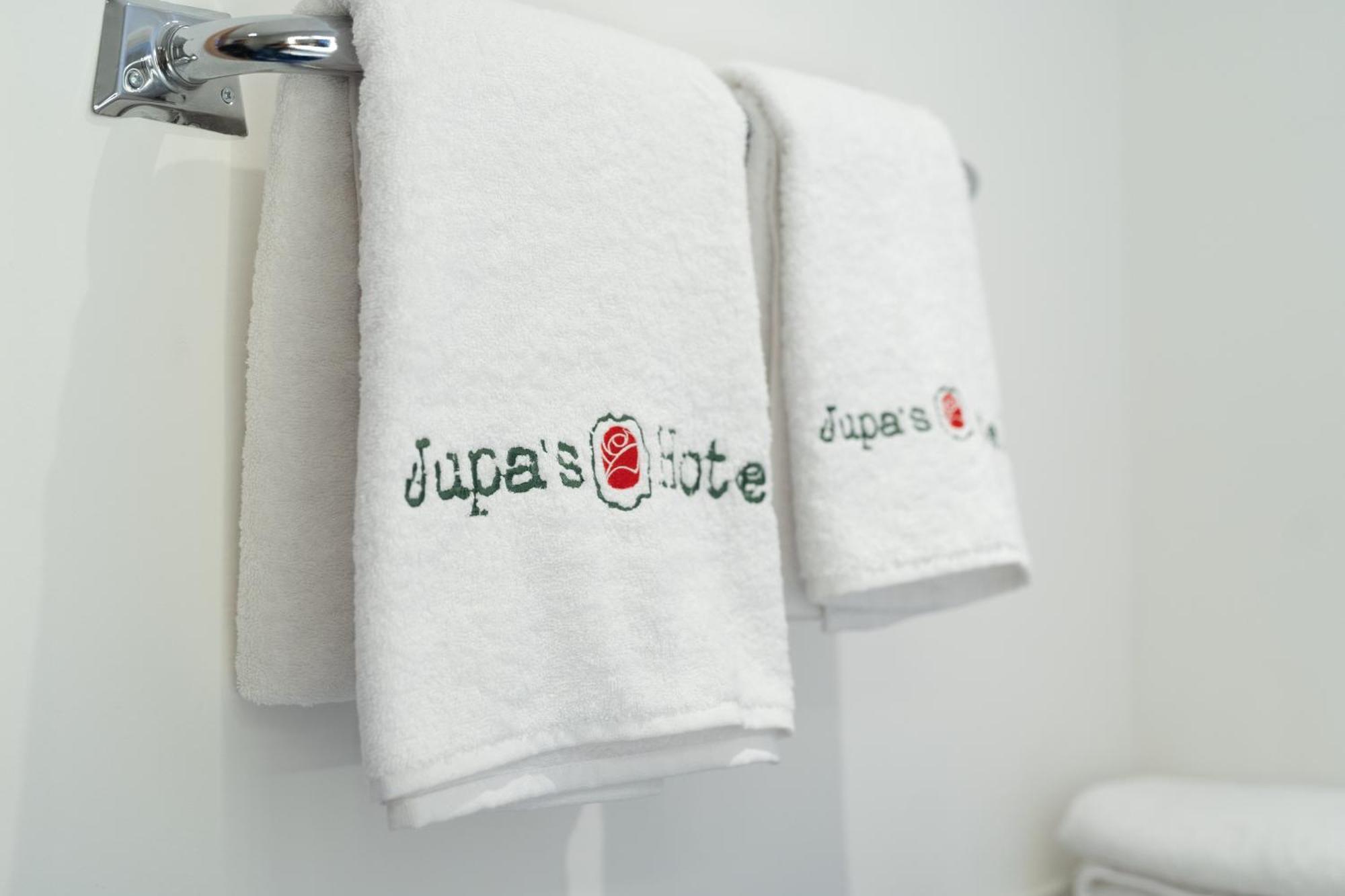 Hotel Jupa's *