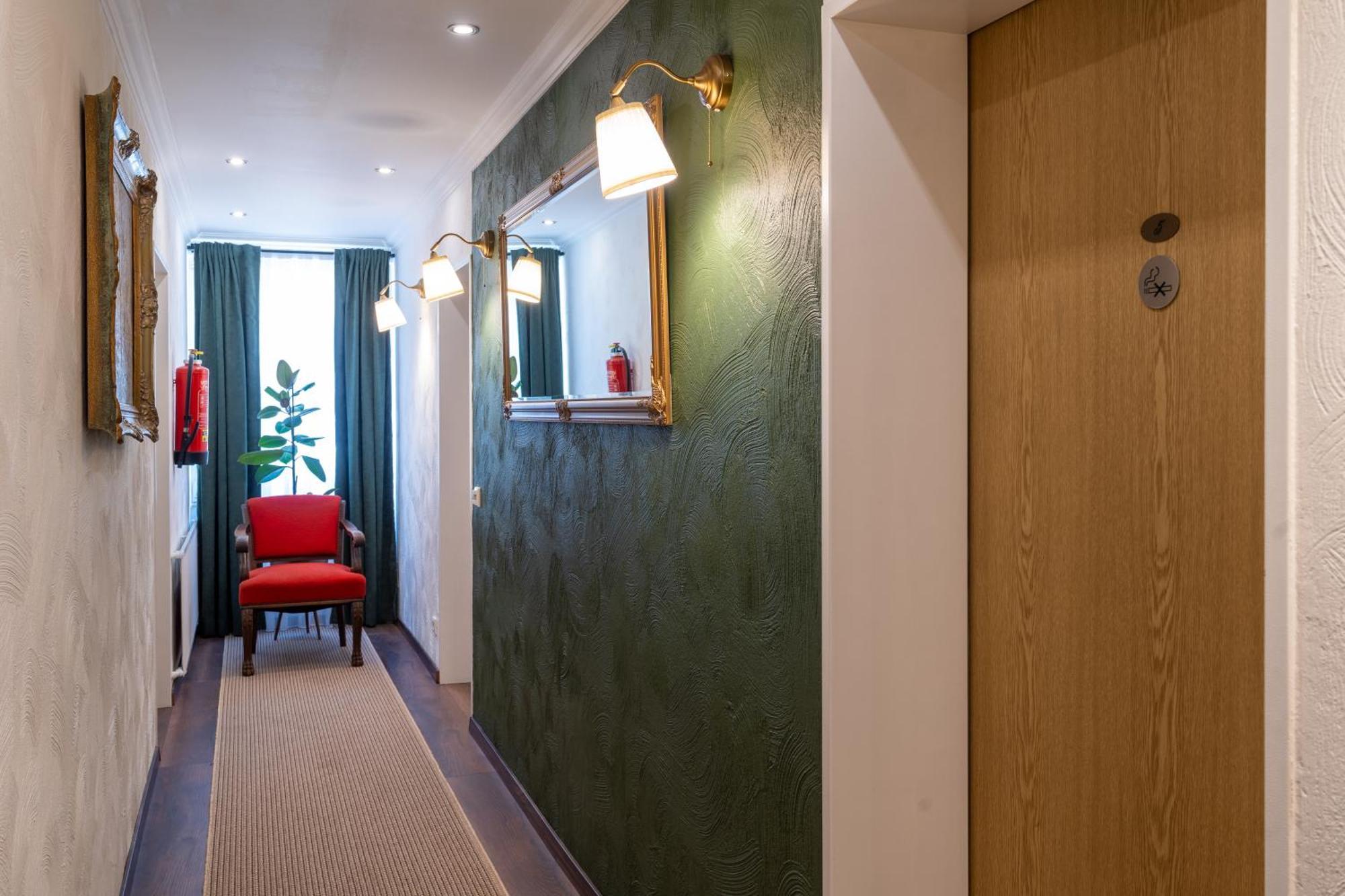 Jupa's Hotel