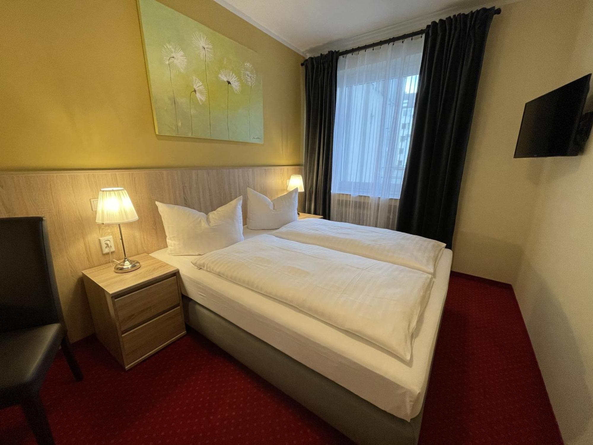 Palm Premium & Hotel