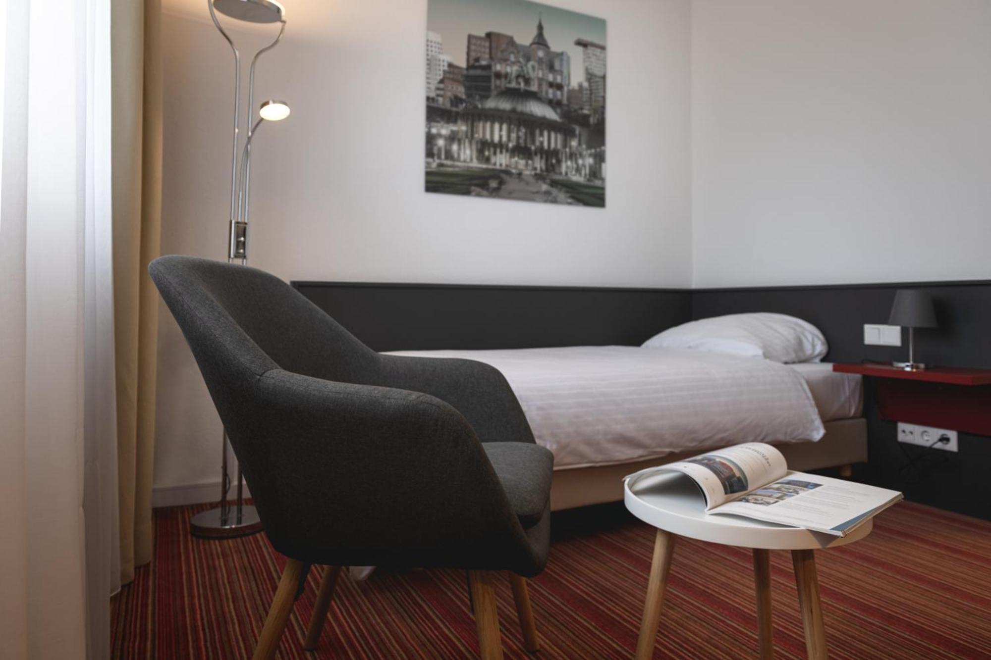 Astra 3* Düsseldorf