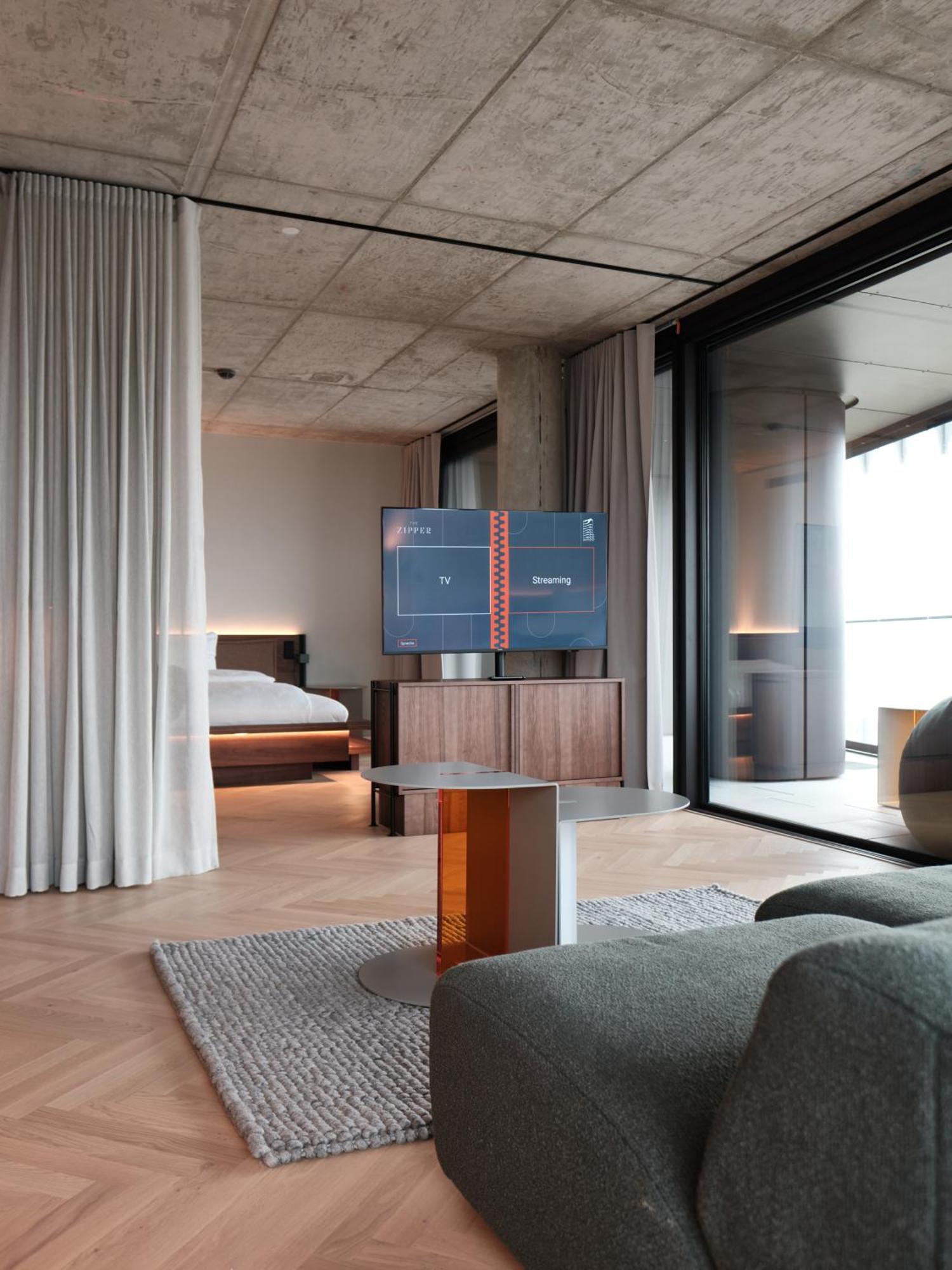 Hotel The Zipper Und