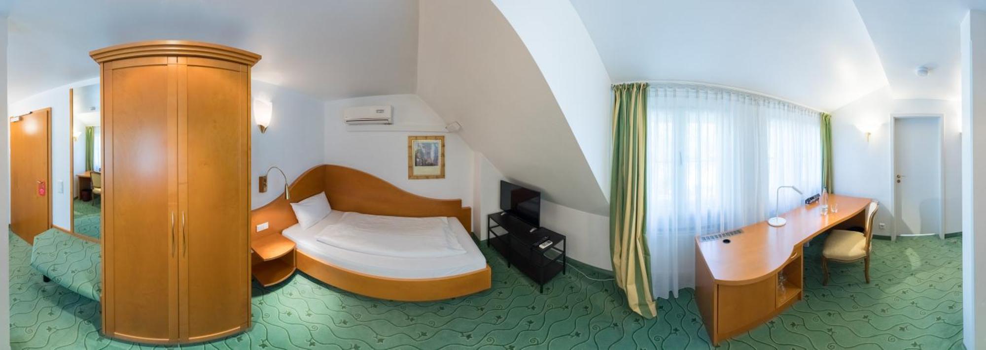 Im Park Hotel Dusseldorf