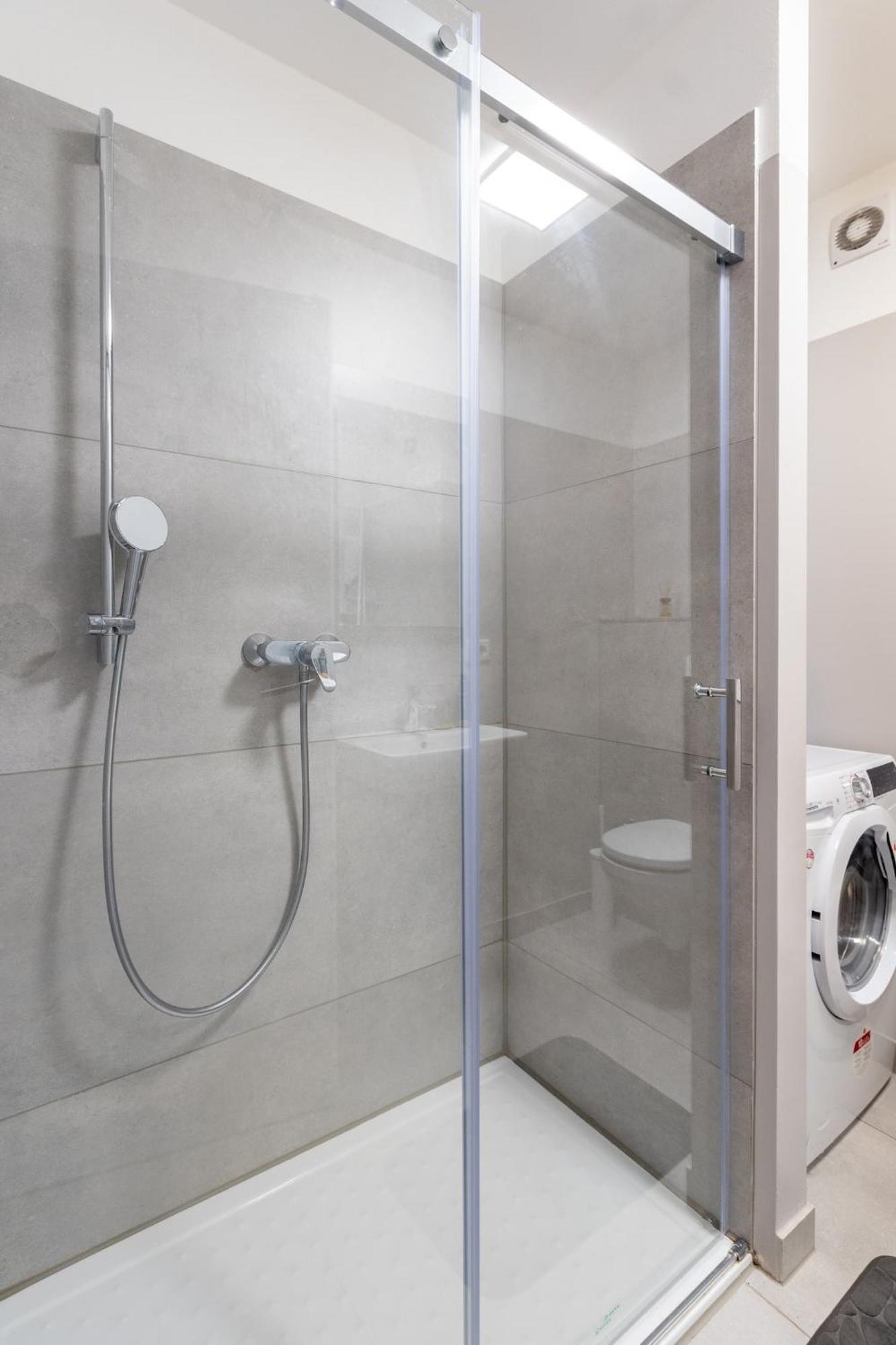 2bedroom In - Near Messe Apartment *