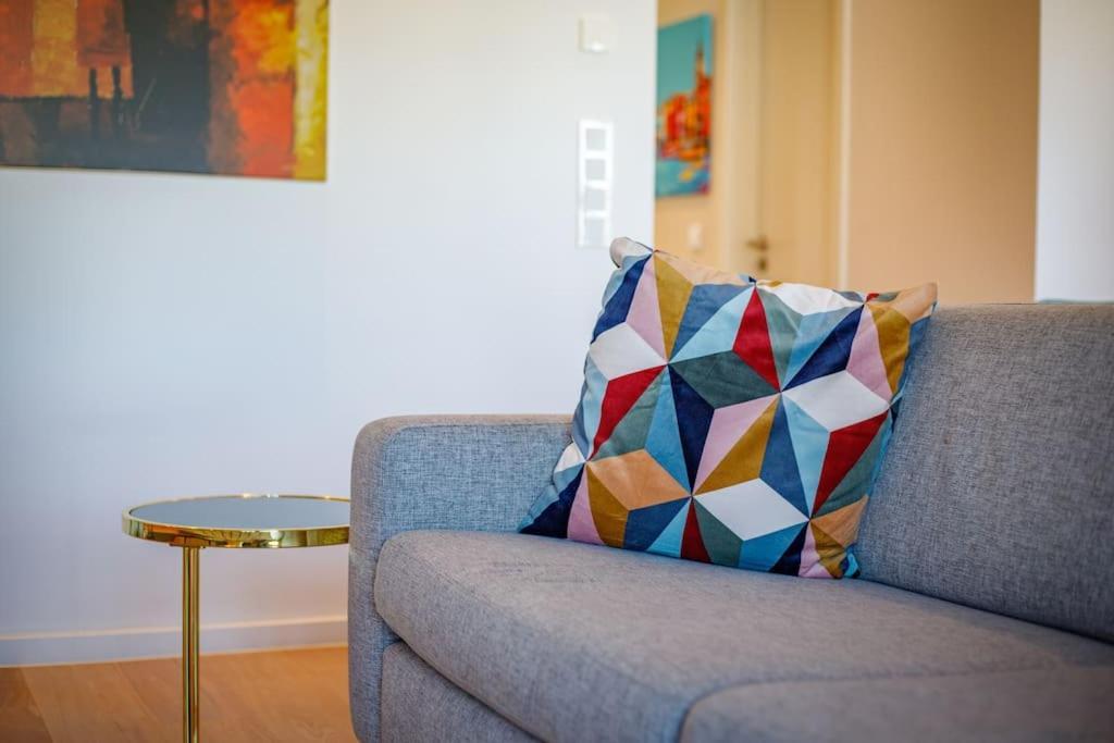 80 Sqm Flat With Terrace And 15min To Fair And 5min To Old Town Apartment Dusseldorf