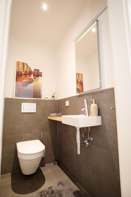 80 Sqm Flat With Terrace And 15min To Fair And 5min To Old Town Apartment