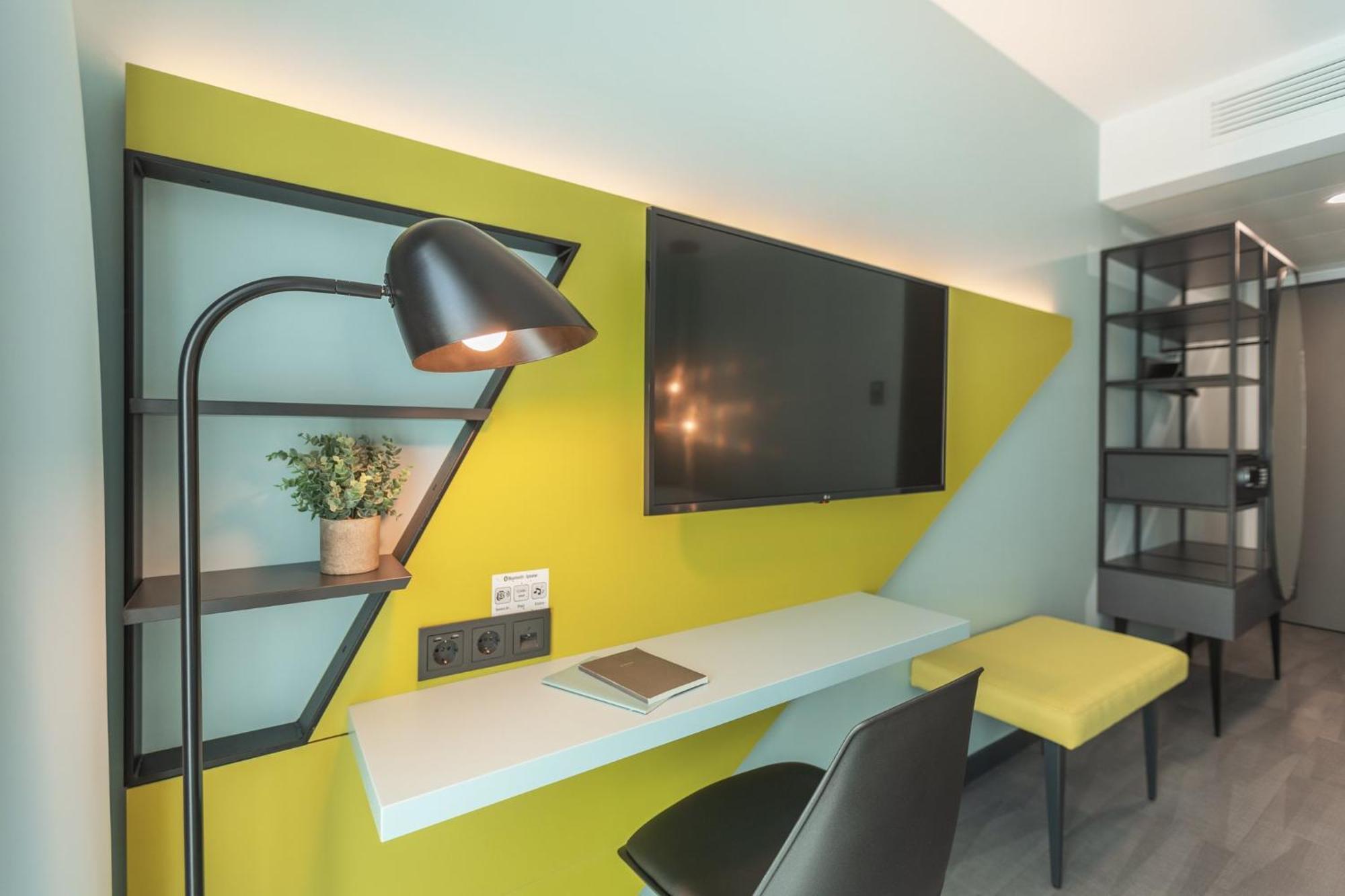 - The Niu, Seven Ost By Ihg Hotel Dusseldorf