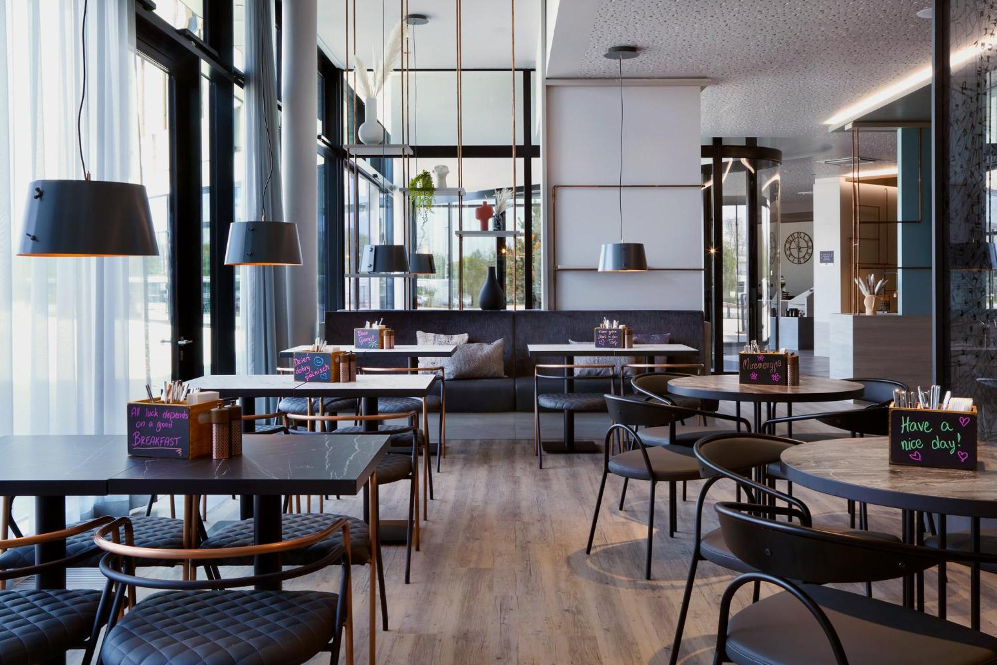 - The Niu, Hub Messe By Ihg Hotel Düsseldorf