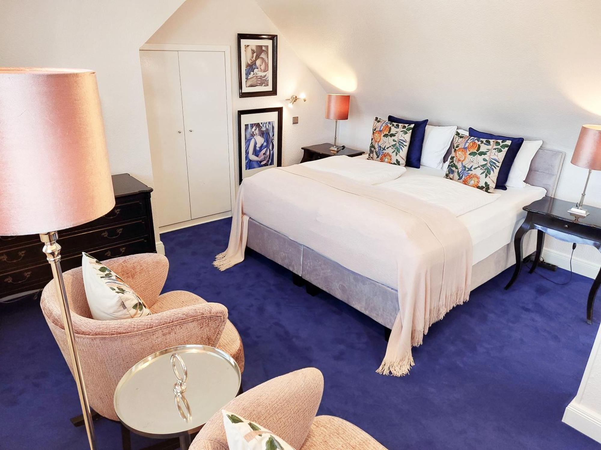 Sir&lady Astor Hotel