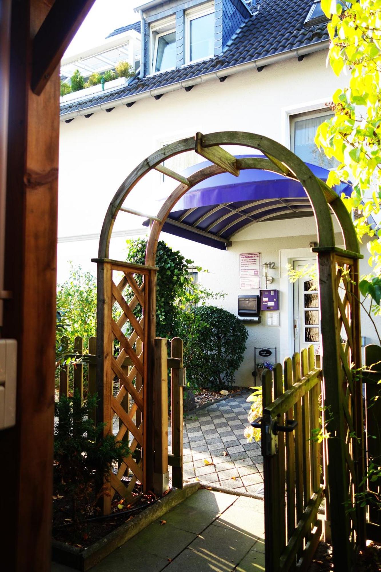 Messe Flughafen Bed & Breakfast 3*