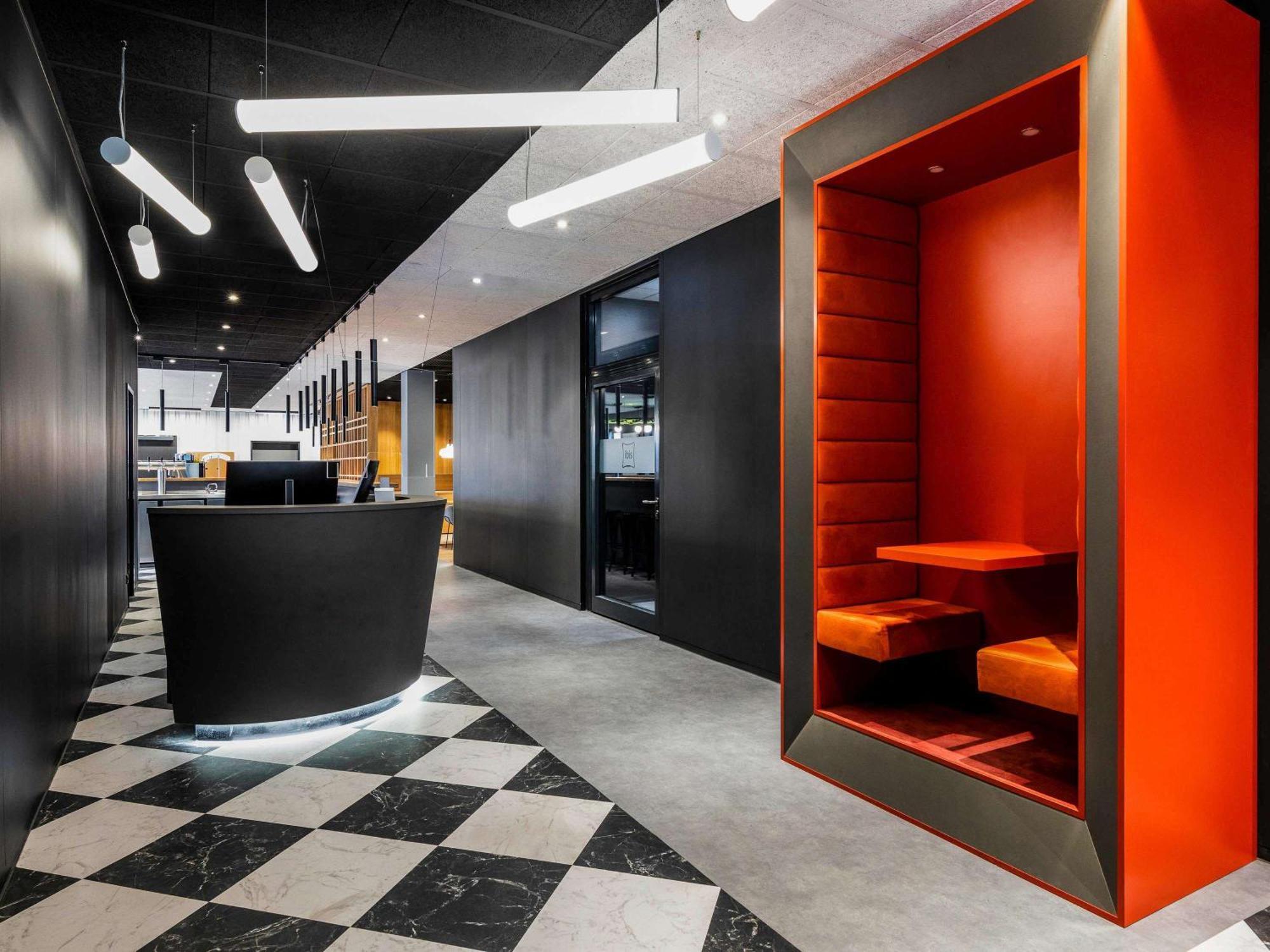 Ibis Airport Hotel 2*