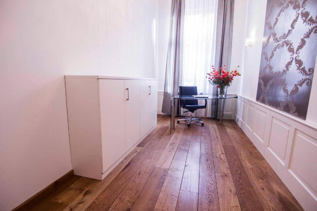 Helvetia Apartment *