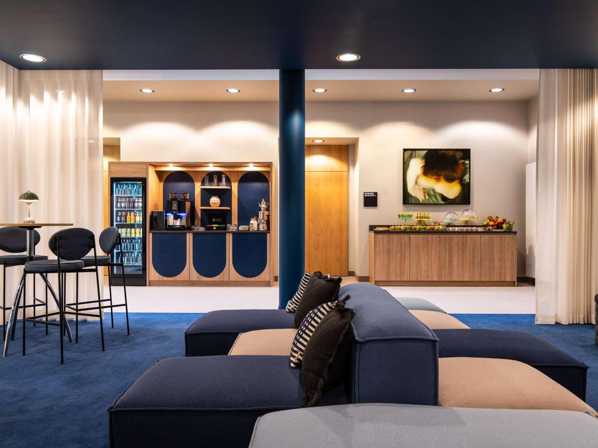 Hotel Tribe