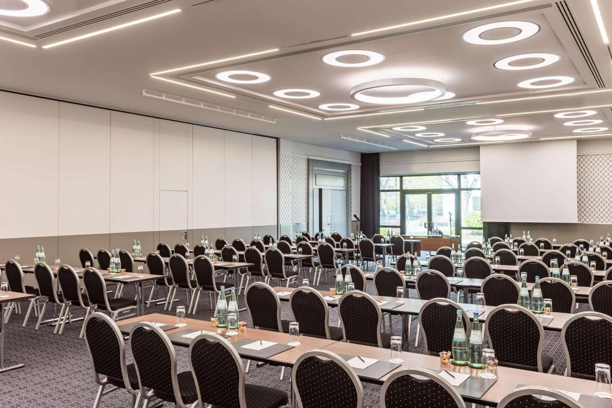 Radisson Blu Conference Hotel, Hotel