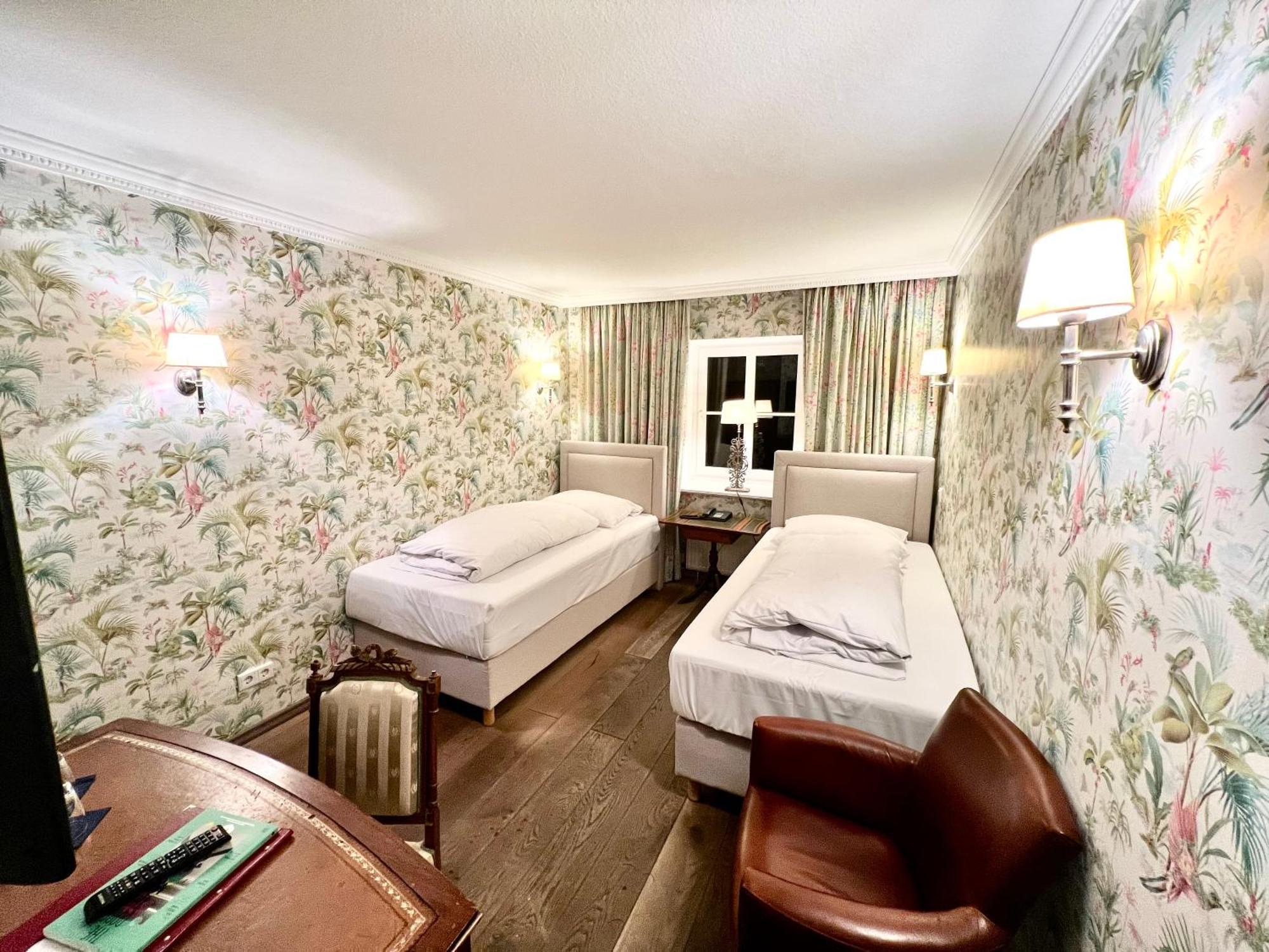 Ashley's Garden 4*