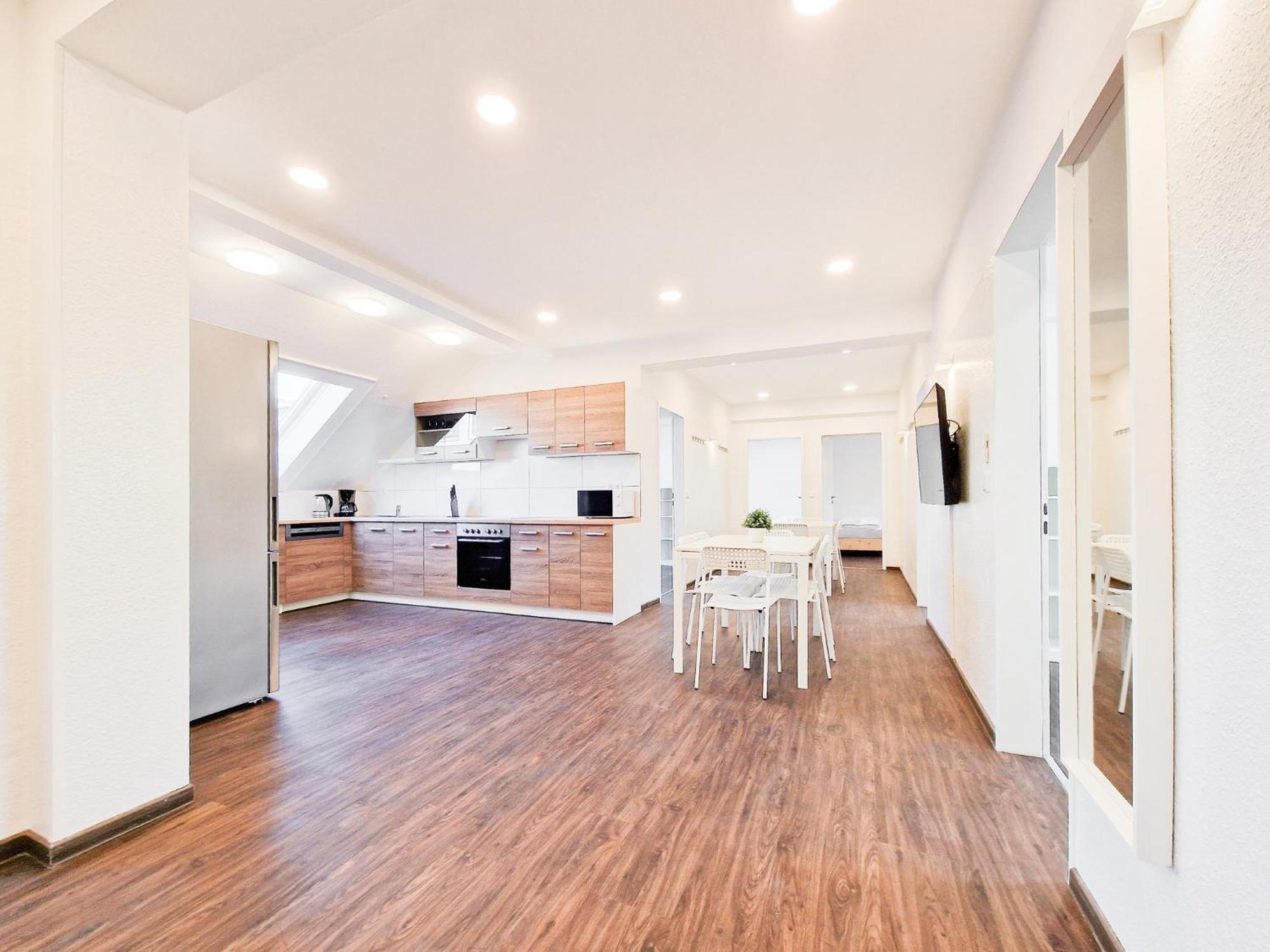 Raj Living - Center With 5 - 10 Min Messe Dus Apartment *