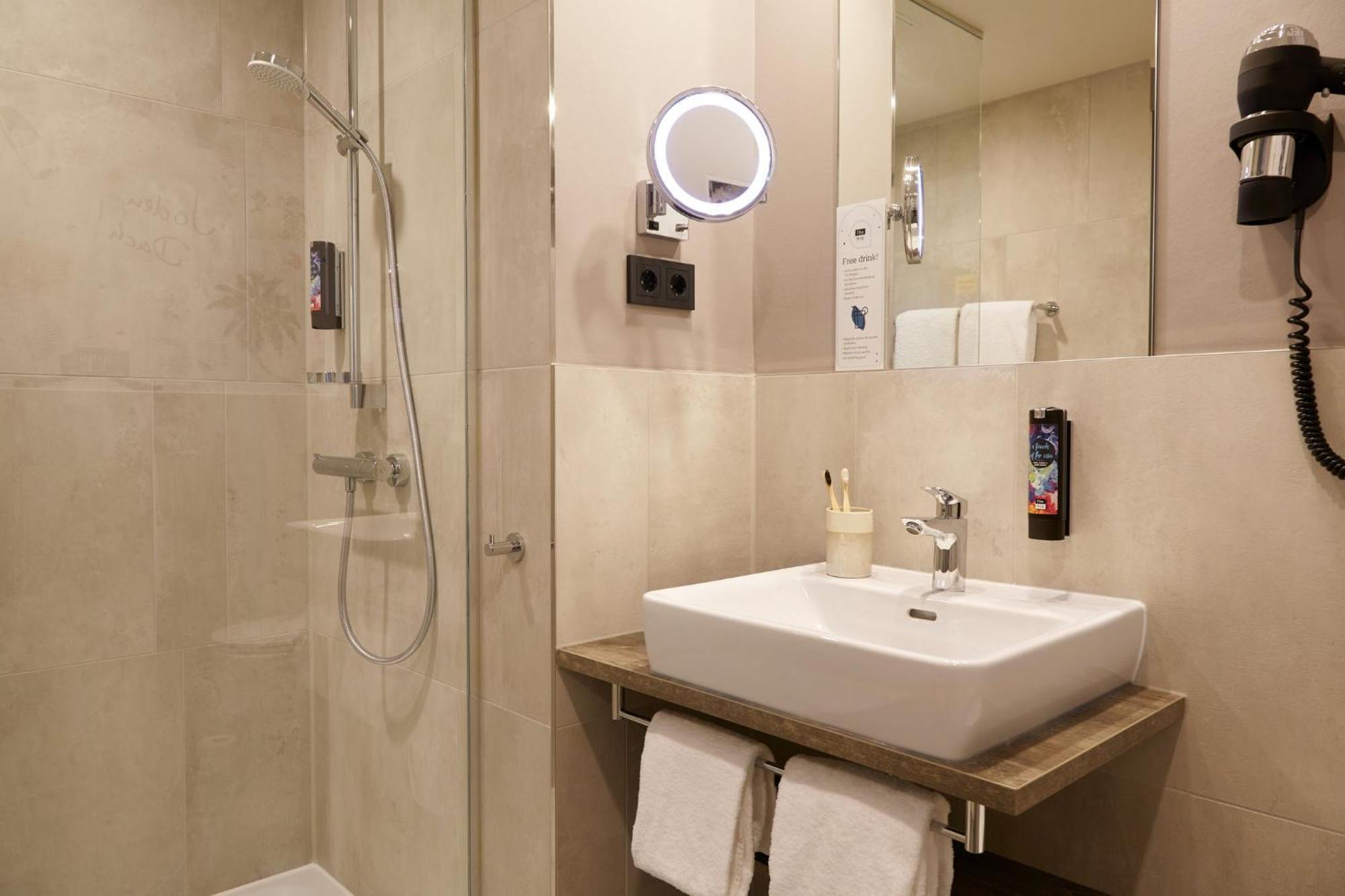 - The Niu, Hub Messe By Ihg 3*