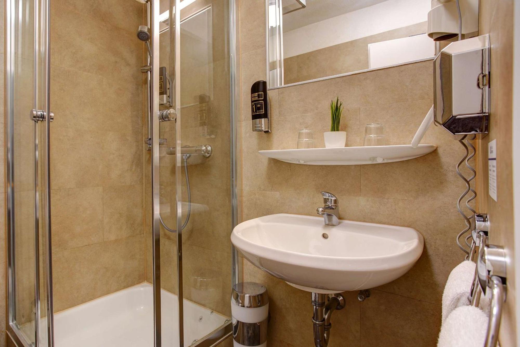 Sure By Best Western Ambassador 3*