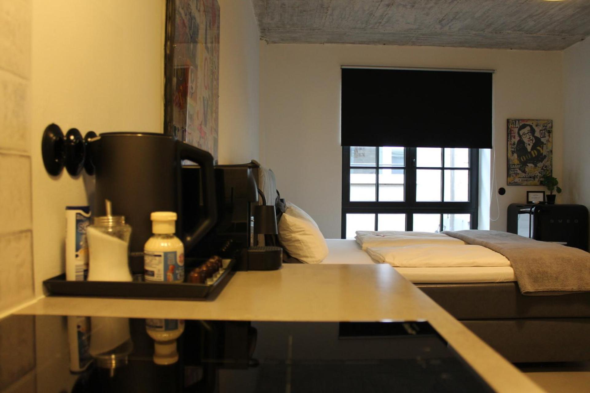 Square Rooms 8