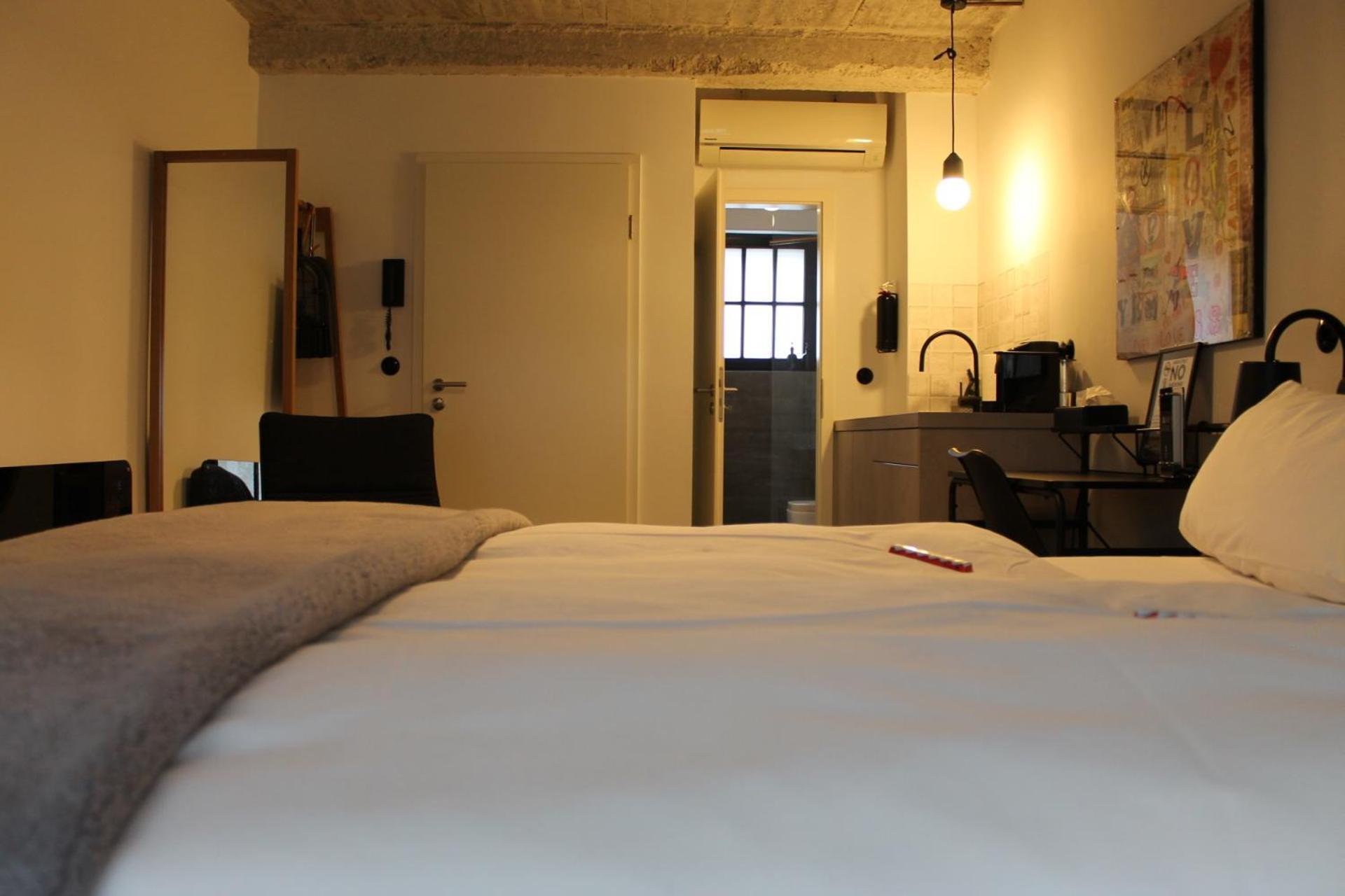 Square Rooms 8 Apartment