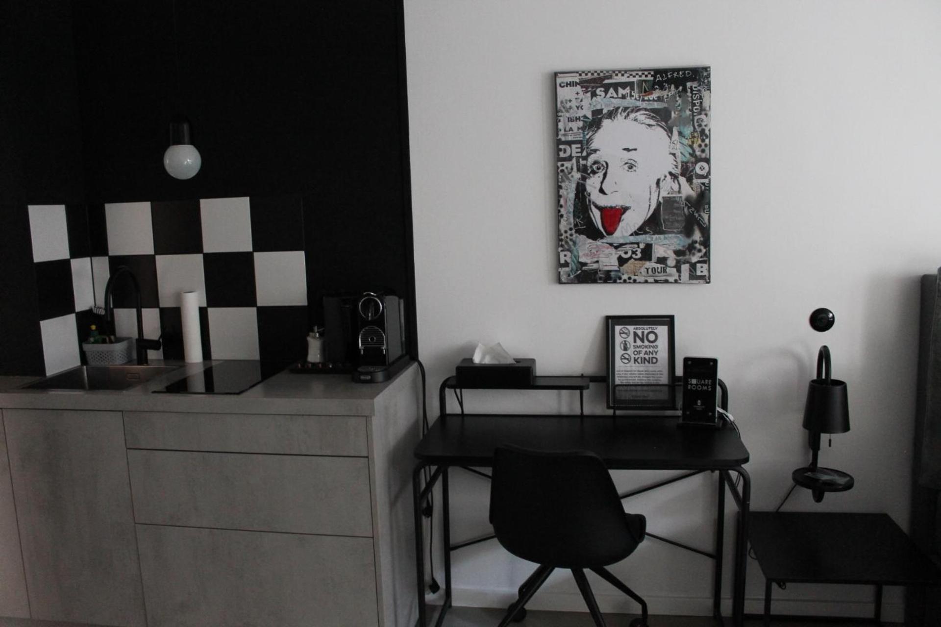 Square Rooms 8 Apartment Dusseldorf