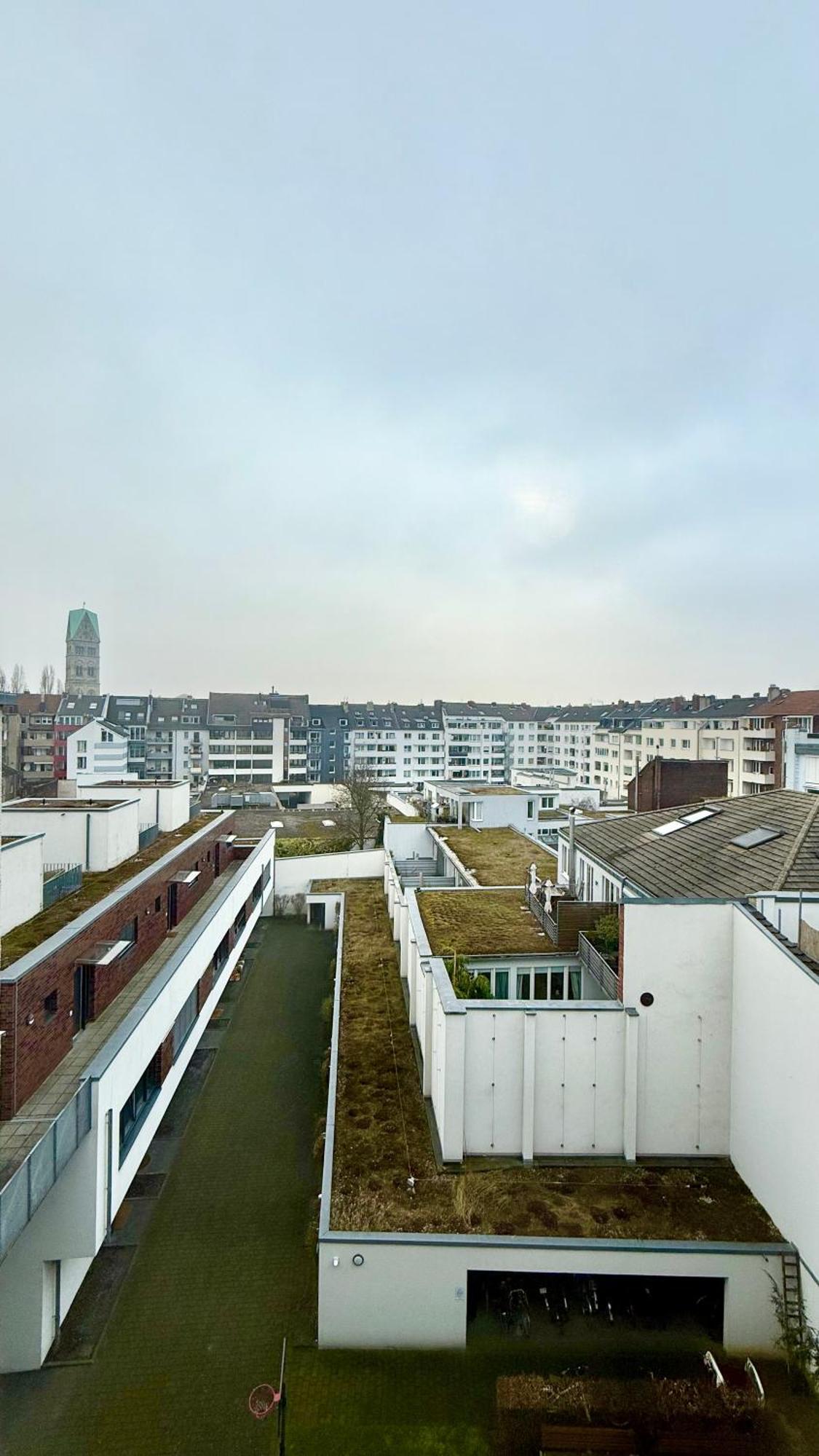 Ueber Den Daechern Von *