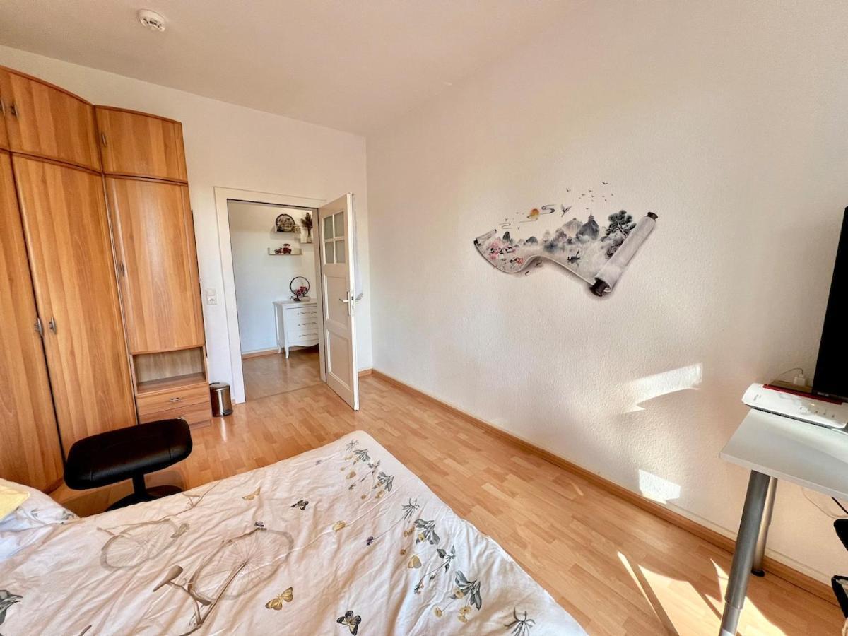 Cozy 2-room-apartment On Zoo Park In District 2 *