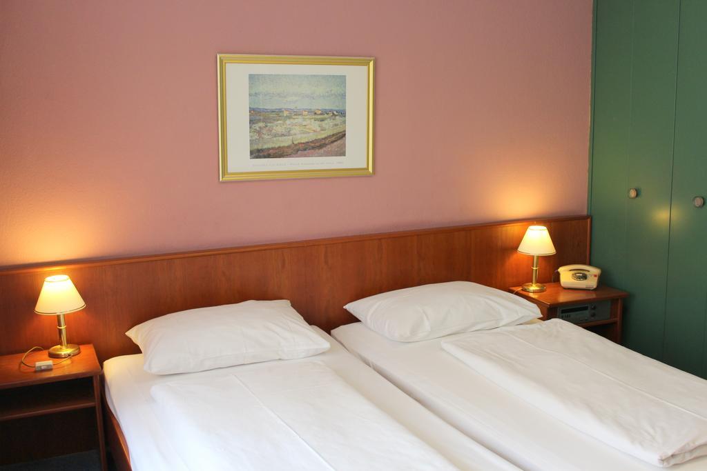 Acon 3* Dusseldorf