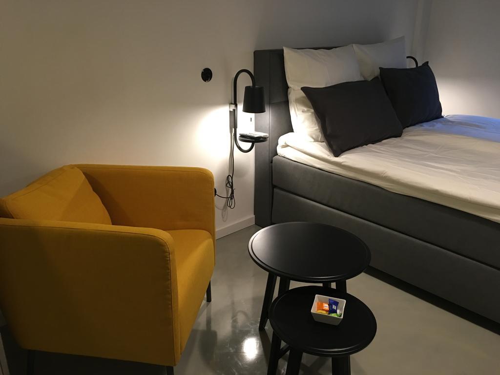 Square Rooms 8 Apartment