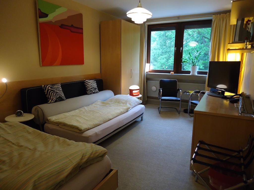 Air Boardinghouse Tulip Stockum, Zu Fuss - 3 Minuten Zur Messe Guest house Dusseldorf