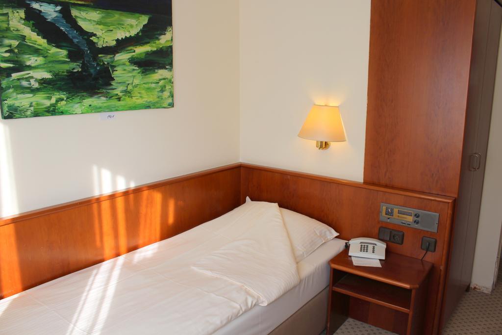 Hotel Elbroich 3*