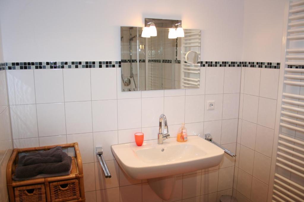 Messezimmer 4 U 2 * Düsseldorf