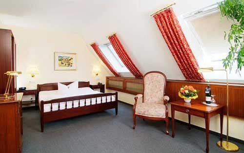 Flora Aparthotel