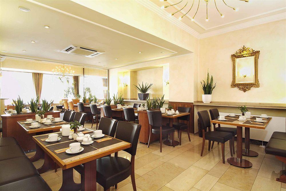 Flora Aparthotel
