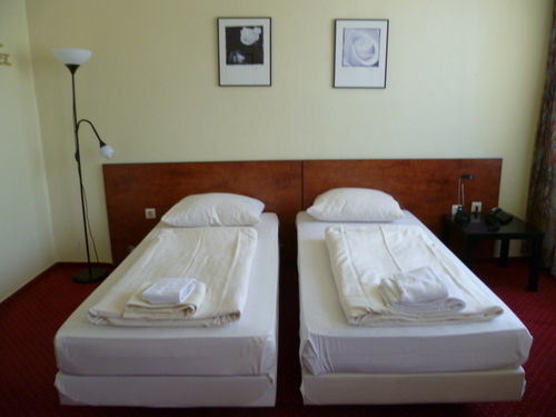 Domo Mondial Hotel