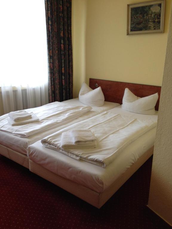 Domo Mondial Hotel