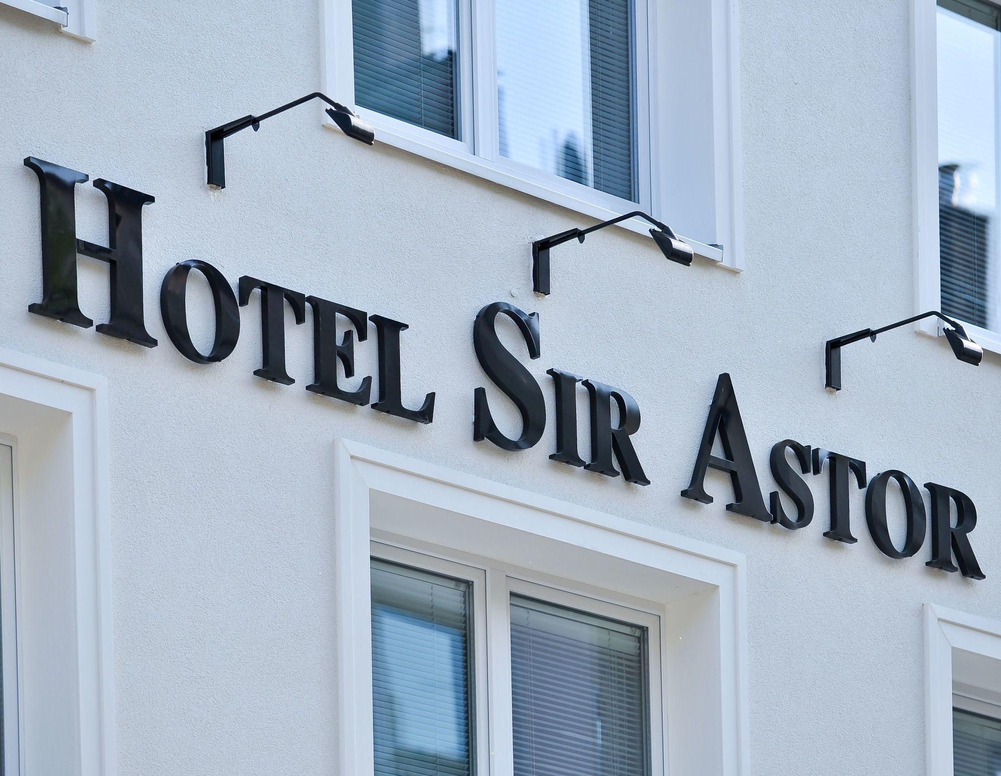 Sir&lady Astor