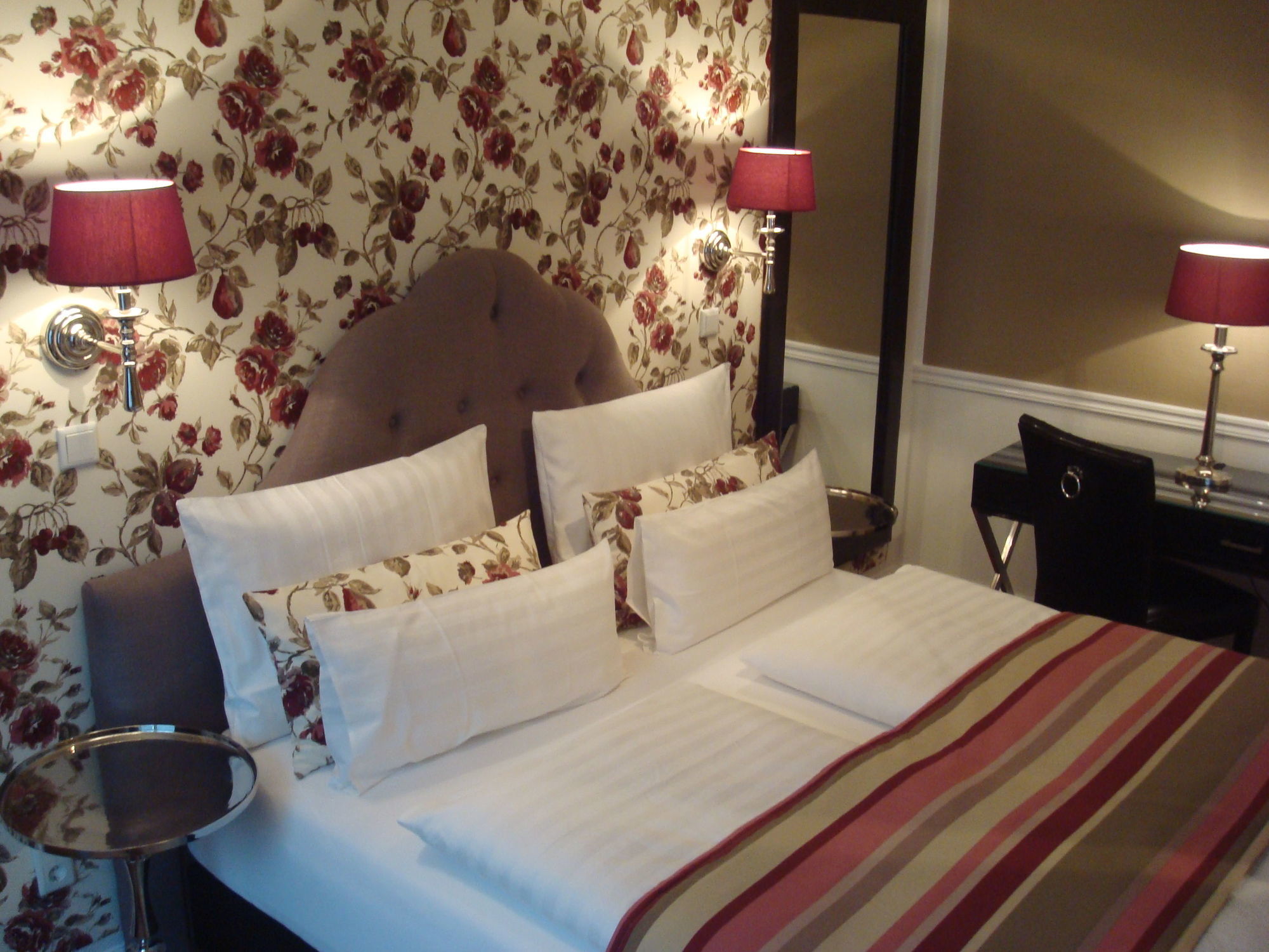 Sir&lady Astor 3*