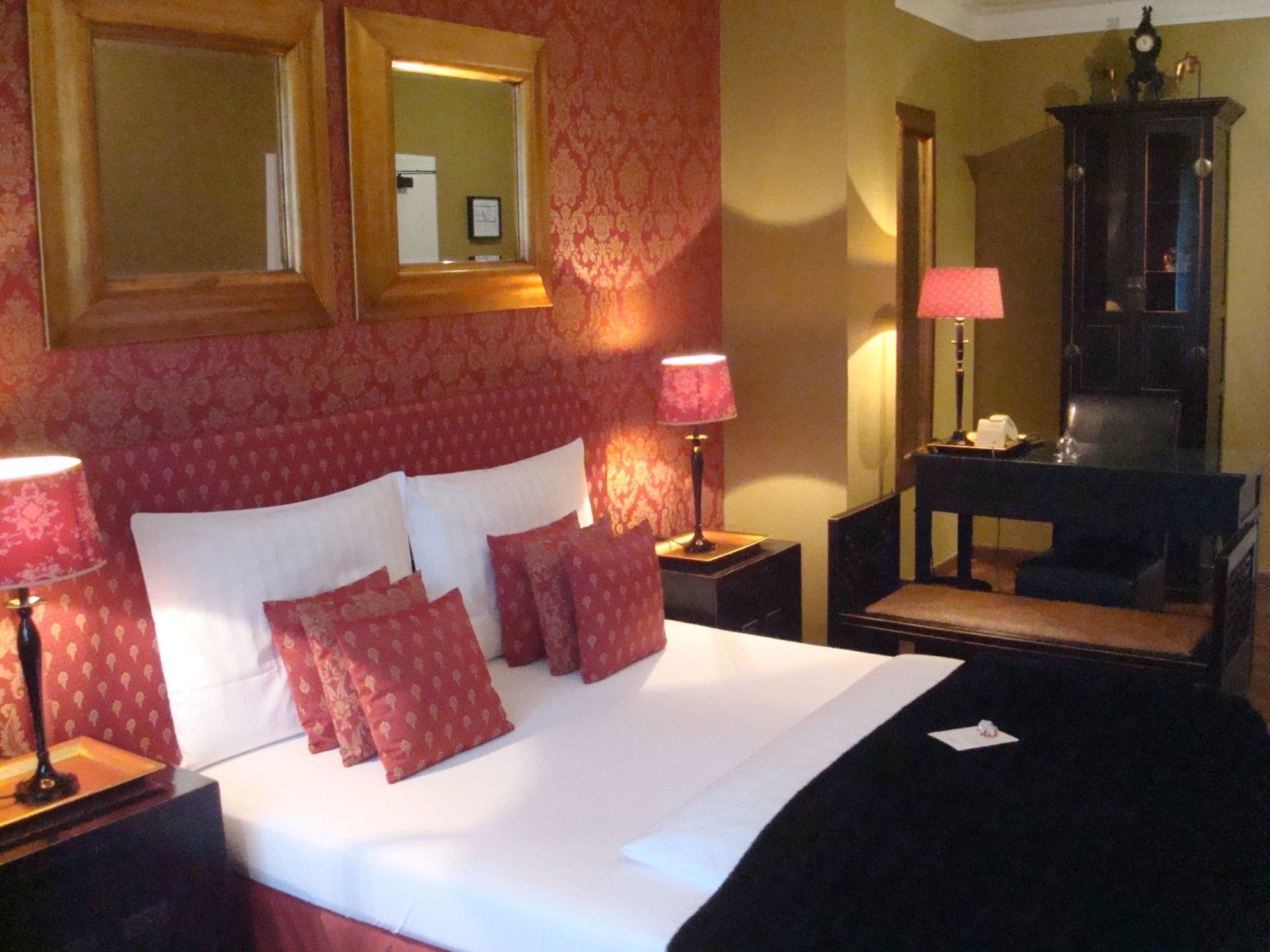 Sir&lady Astor Hotel