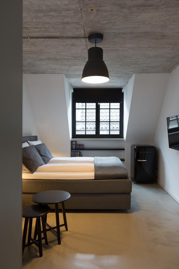 Square Rooms 8 Apartment Dusseldorf