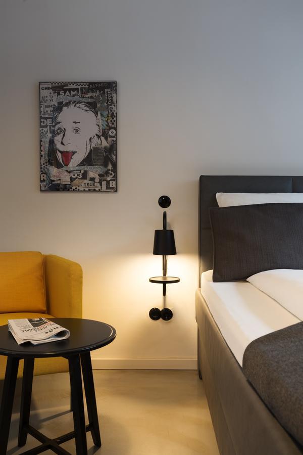 Square Rooms 8 *