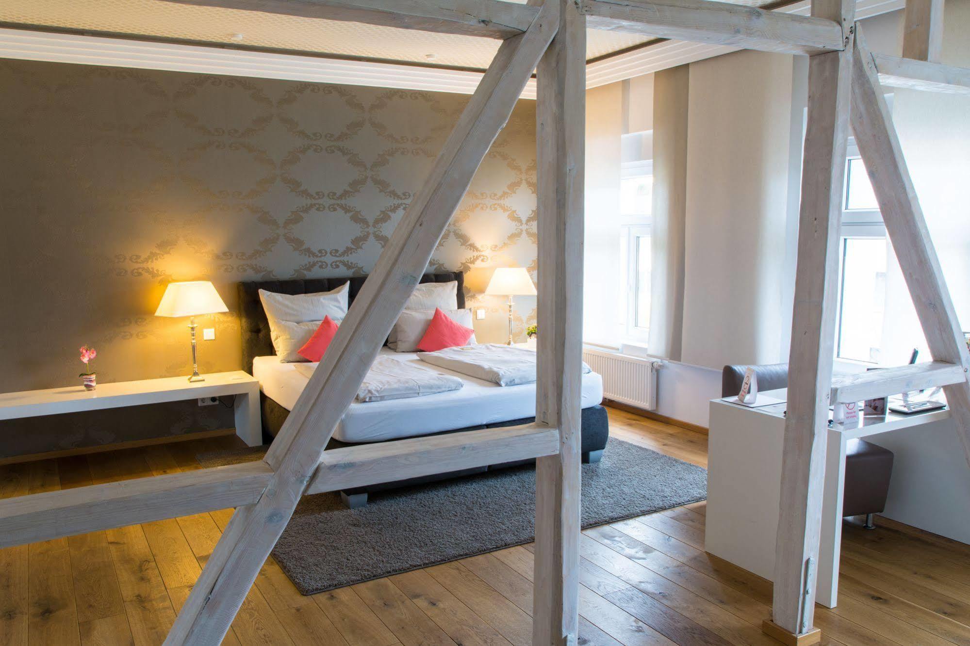 Helvetia 4*