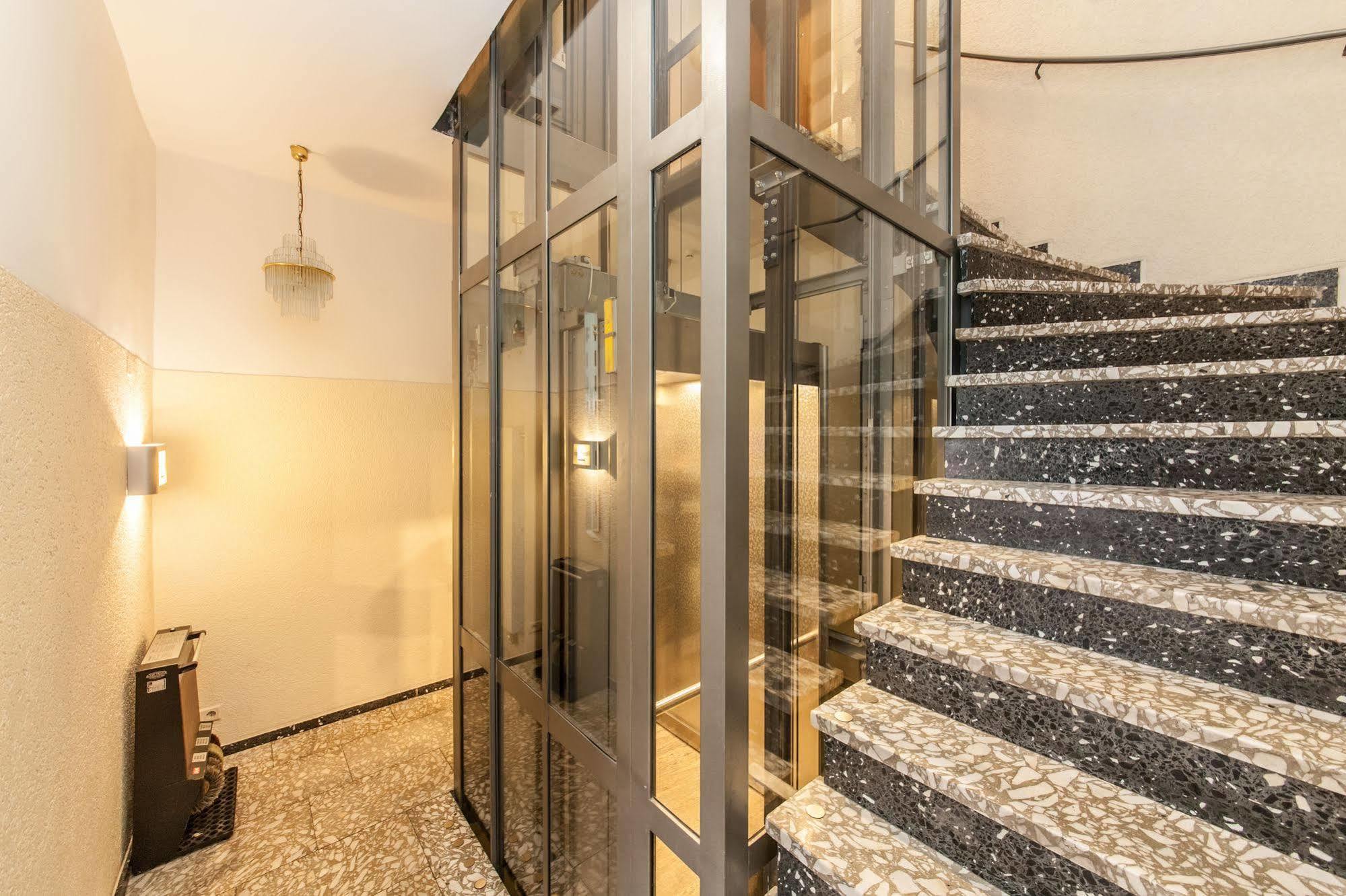 Aparthotel Flora 4*
