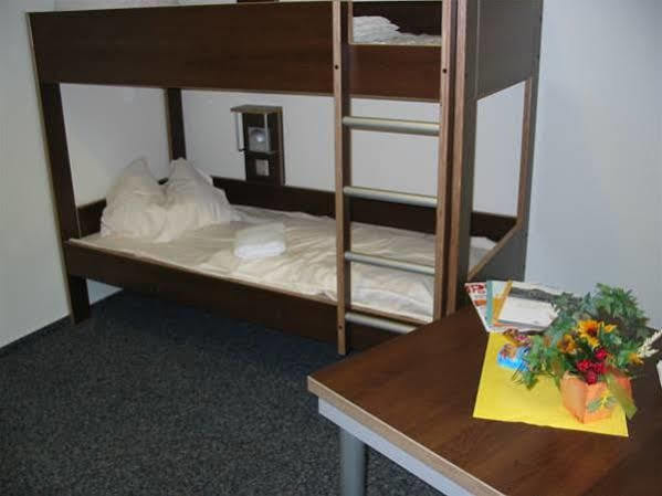 Jugendherberge Duesseldorf Hostel *