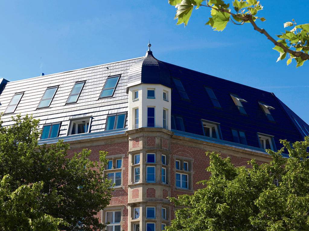 Aparthotel The Red 5*