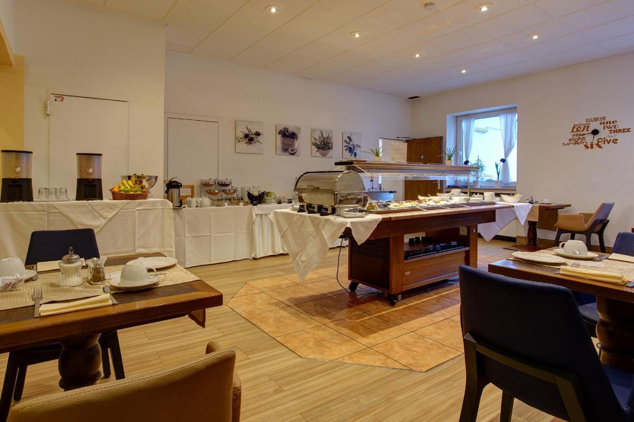 Hotel Sure By Best Western Ambassador 3*